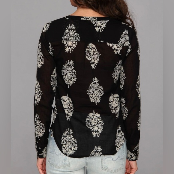 Lucky Brand Black Floral Women's Blouse  (Size: 2X) - Picture 2 of 9